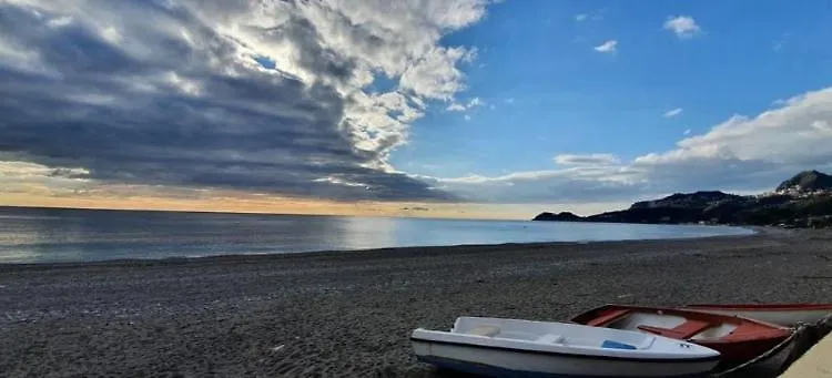 Casa Vacanze A Milorda Letojanni Italy