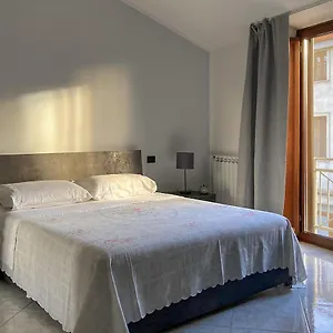Luxury Centro , Càbras Italia